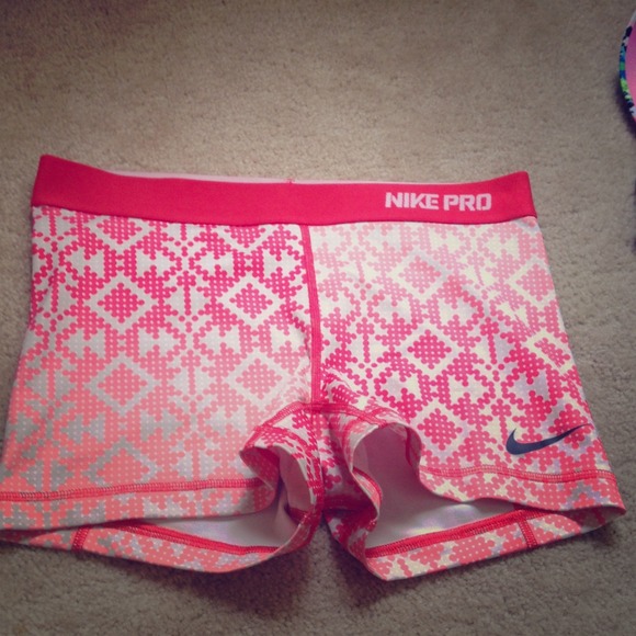 Nike trade bundle for @sarahjordanx