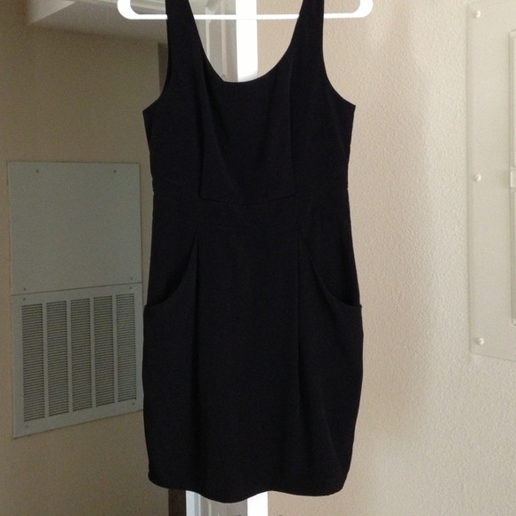Little black dress 🌴