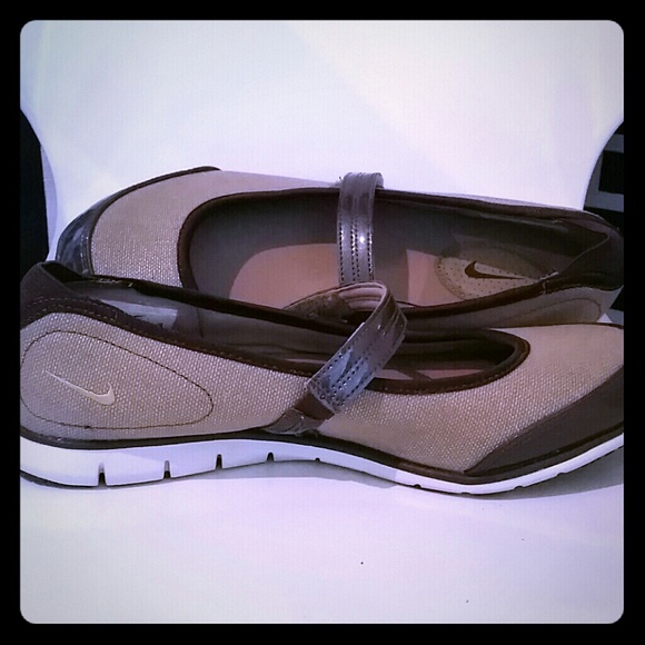 Sold 🔥🔥🔥reduced price Nike free mary jane