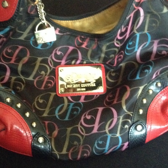 Dereon Red and Black Purse - Picture 2 of 4