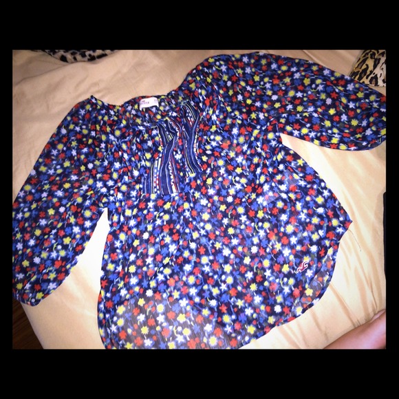 Hollister size Xs t shirt