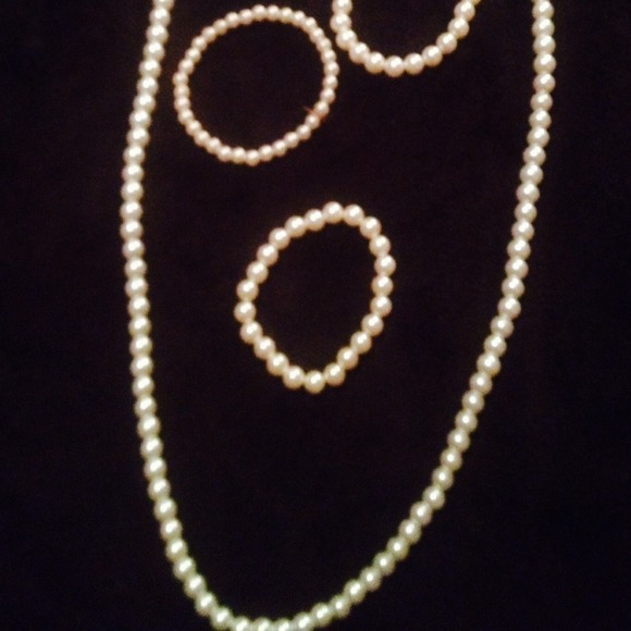 Pearl set - Picture 2 of 2