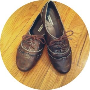 Brown Oxford Styled Shoe