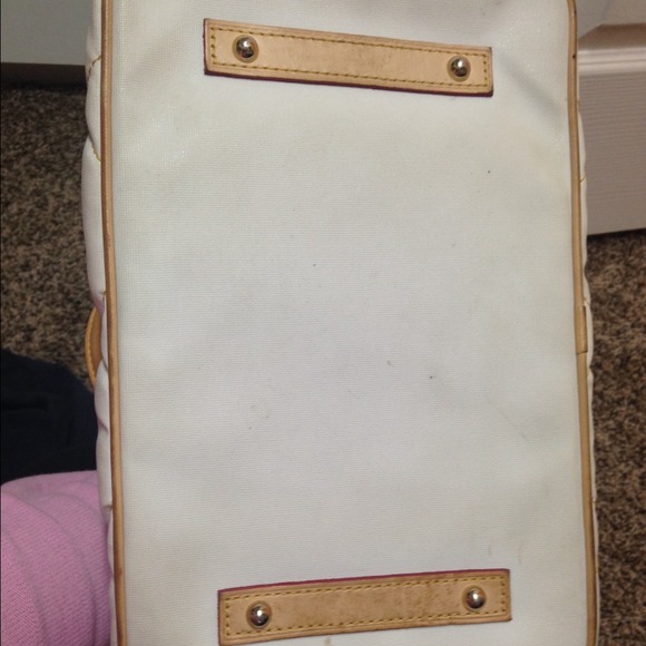 Dooney&Bourke quilted white bag !! - Picture 4 of 4
