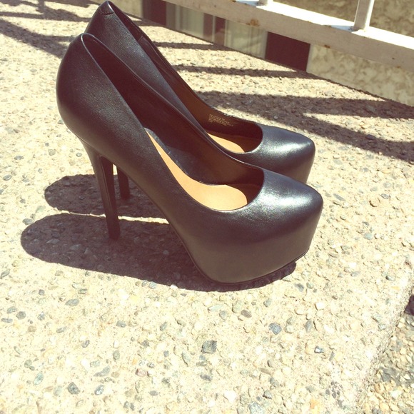 Steve Madden brand new heels