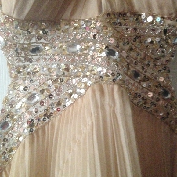 PROM DRESS - Picture 3 of 4