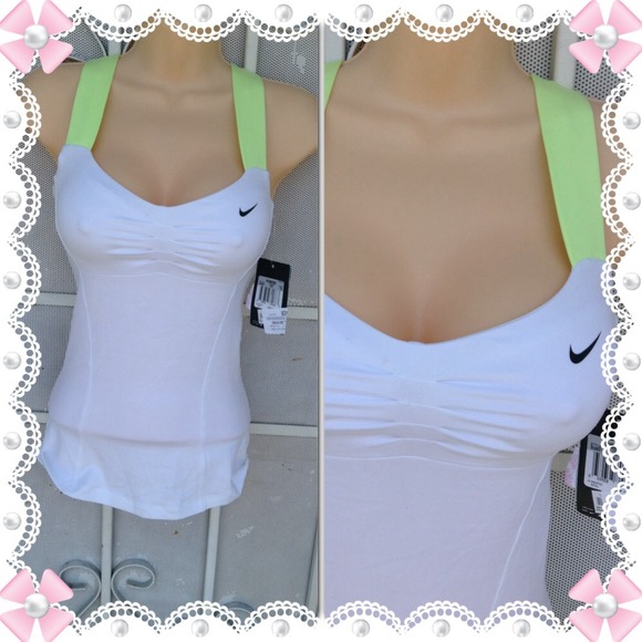Nike Work Out Top