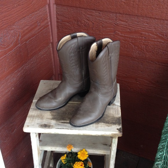 Boots - Brown leather cowboy boots