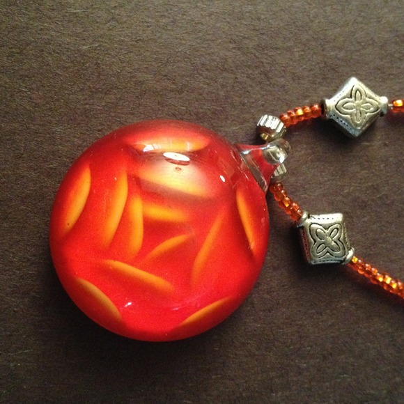 Artist made Glass Flower Necklace - Picture 2 of 2