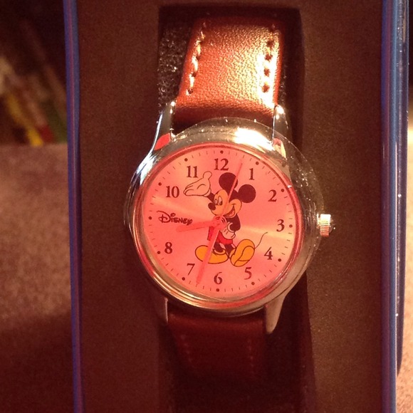 NEW IN BOX MICKEY MOUSE WATCH HUGE PRICE DROP