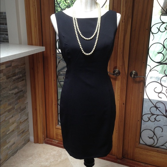 Forever 21 Dresses & Skirts - Forever 21 Black Little Dress🍸