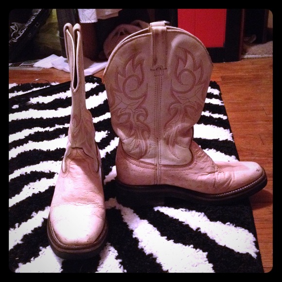 Light pink and white women's cowgirl boots