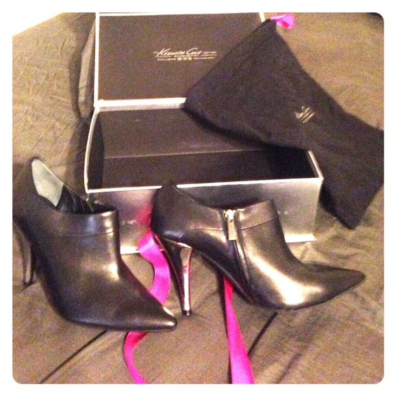 Kenneth Cole ankle boots