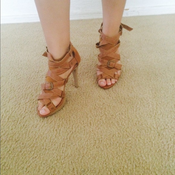 Heels - Picture 2 of 3