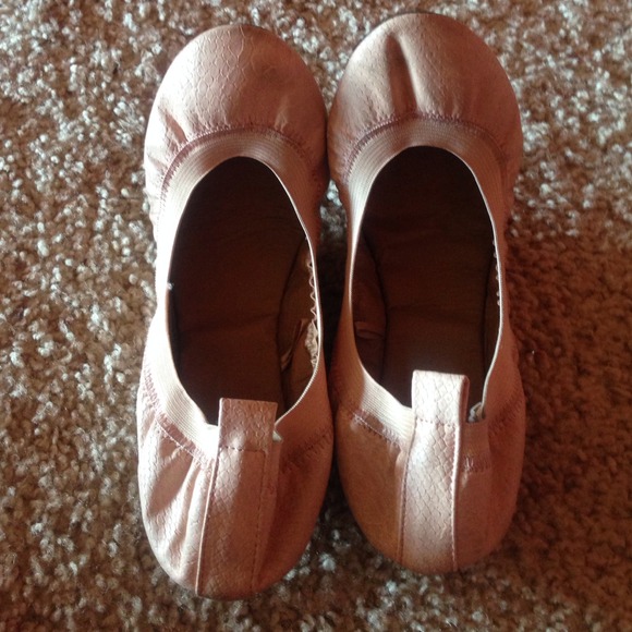 SOLD Light pink/ nude flats