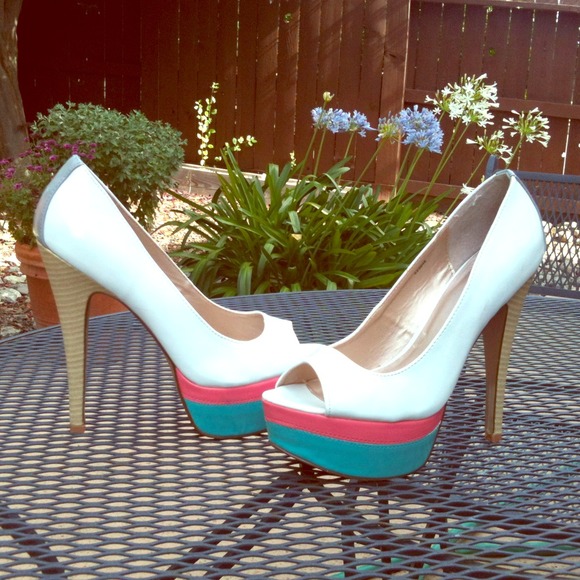 SOLD!!!!Tri-Color Peep Toe Pumps