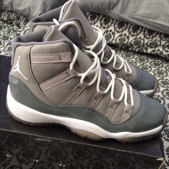 🚫SOLD TO Simplylovely66🚫 Jordan 11 "Cool Grey"