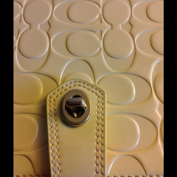 COACH IPAD FOLIO CASE - Picture 3 of 4