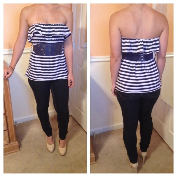 Strapless top, navy blue and white.