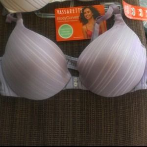🎀 Vassarette Padded Uplift Bra 36A