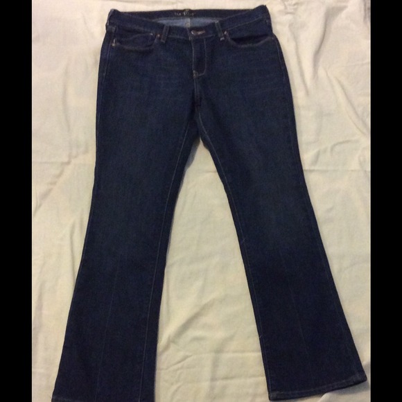 Dark wash stretch jeans