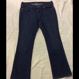 Dark wash stretch jeans