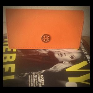 💯Authentic Tory Burch sunglass case.