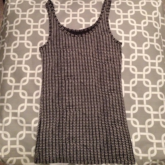🚫SOLD🚫 Black and white chevron tank LOFT
