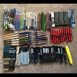 Makeup- Make a bundle 10)$25 (15)$35 (20)$50