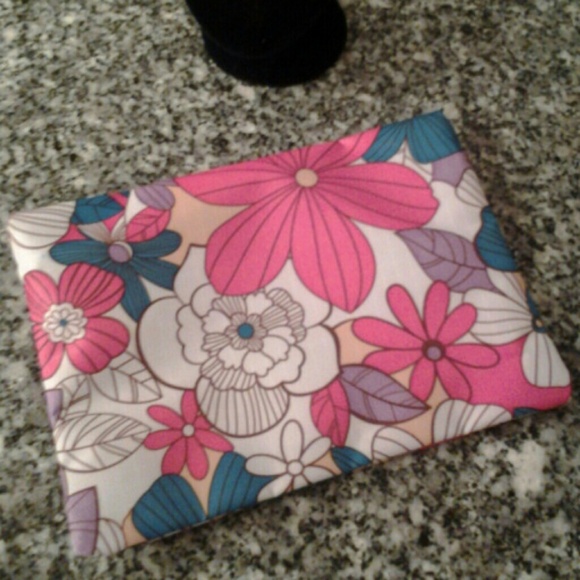 Bnwt LeSportSac Cosmetic Bag - Picture 3 of 3