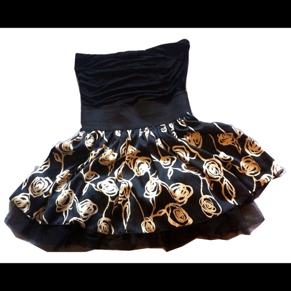 Floral strapless top for summer
