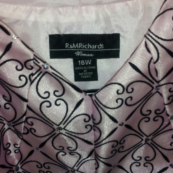 Female top - Picture 2 of 2