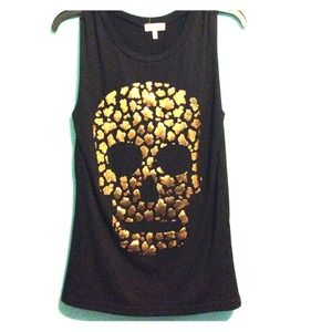 Golden skull tank