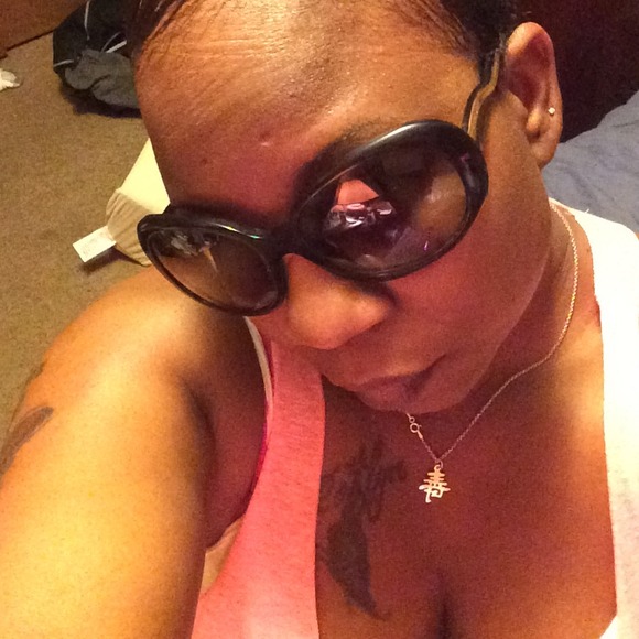 Authentic Prada sunnies 😎
