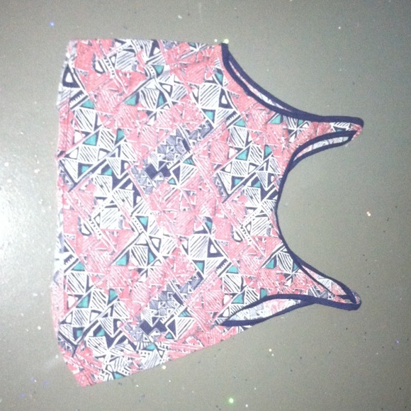 Aztec crop top - Picture 1 of 1
