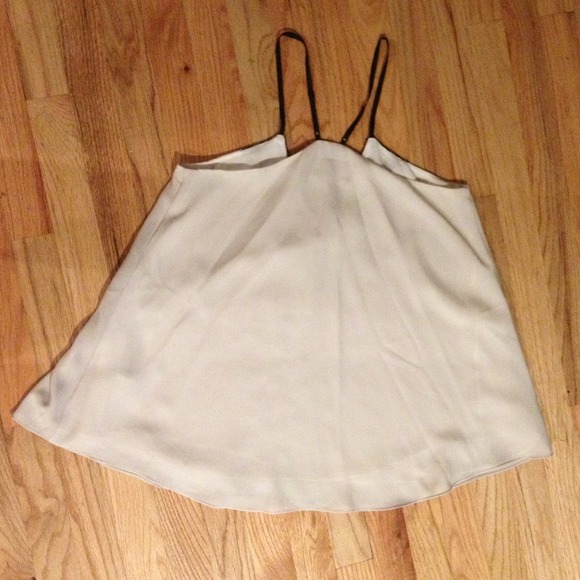 BUNDLED Off white w/ black lace tank - Picture 3 of 4