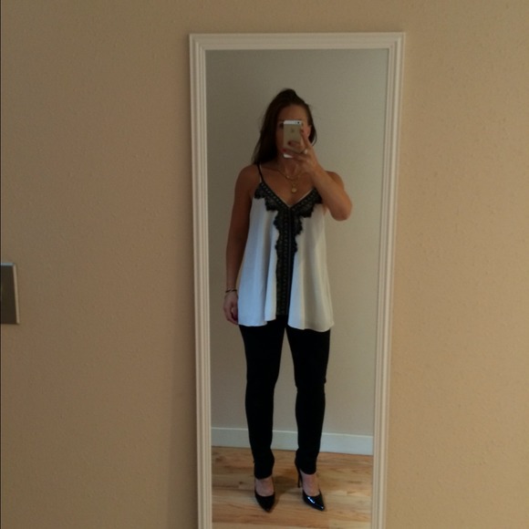 BUNDLED Off white w/ black lace tank - Picture 4 of 4