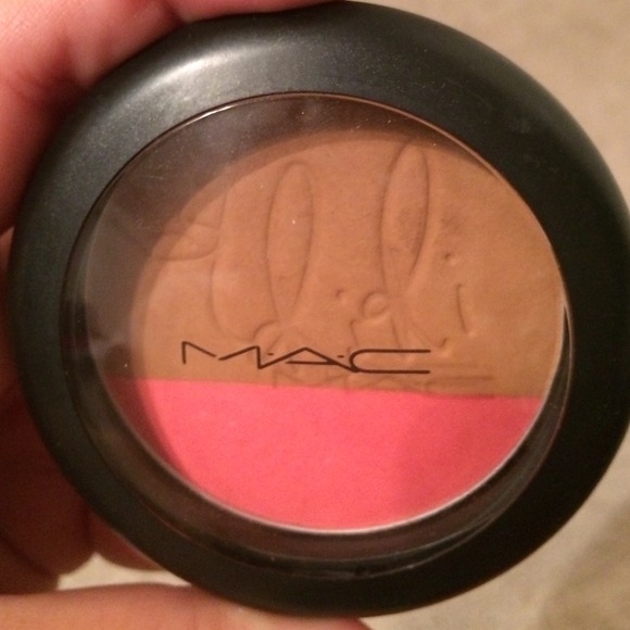 Mac RiRi hibiscus kiss bronzer/blush duo