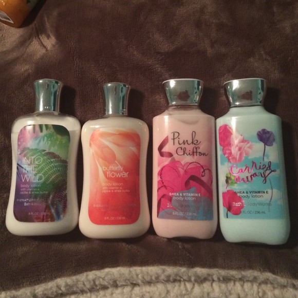 ✅MAKE AN OFFER✅ BATH & BODY WORKS LOTION BUNDLE
