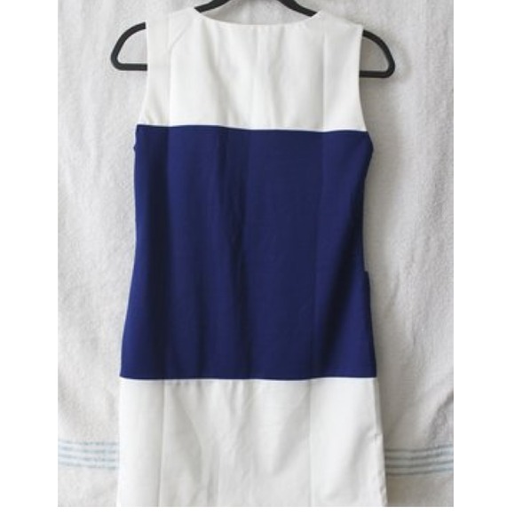 SOLD🚫NWOT Colorblock Sleeveless V-neck Dress - Picture 3 of 4