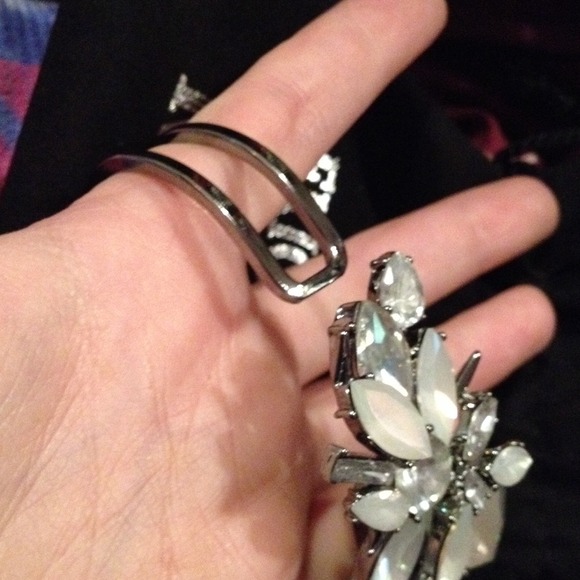 Erickson Beamon Rocks stone bangle - Picture 2 of 4