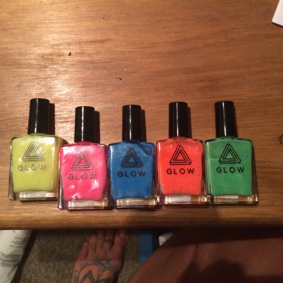 glow polishes from urban outfitters