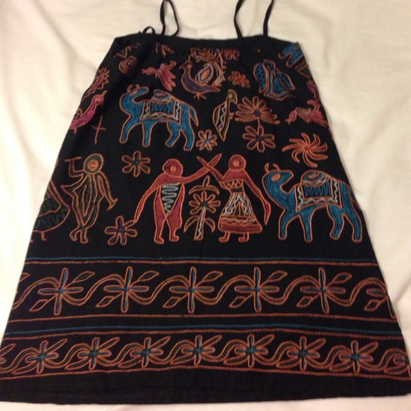 🎉HP 7/26🎉NEW Tribal printed top with beading - Picture 2 of 4