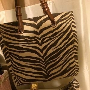 Mk purse with size 8 shoes