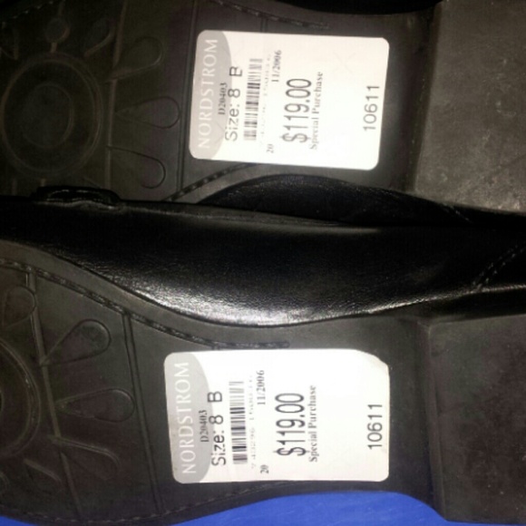 COLE HAAN SHOES SZ 8 LEATHER LOAFER FLATS - Picture 2 of 3