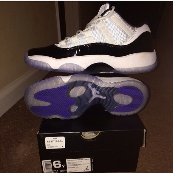 Low Concord 11s.