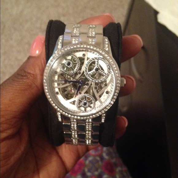 SOLD!!!!guess watch.. Price firm
