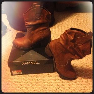 Cowgirl heel boots