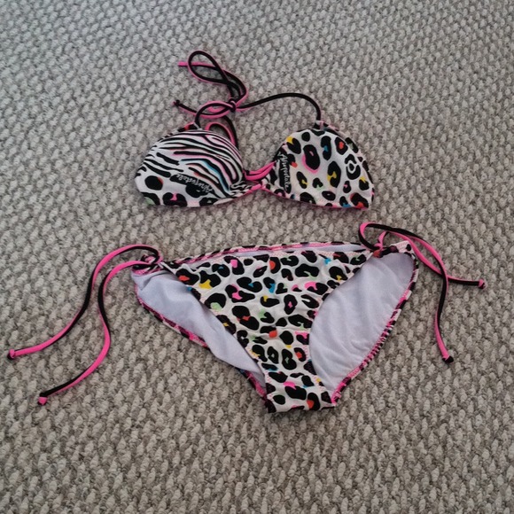 Aeropostale bikini.