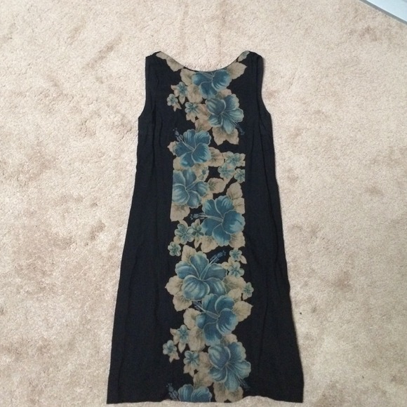 Black Sheath Flower Design